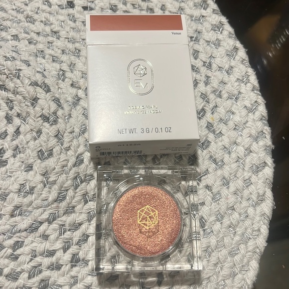 EM cosmetics eyeshadow - Picture 1 of 1